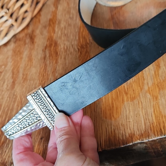 Chicos Silver Gold Black Hammered Metal Leather Belt 43" - Picture 7 of 13